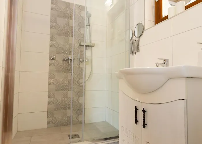 Konukevi Videki Porta 4*